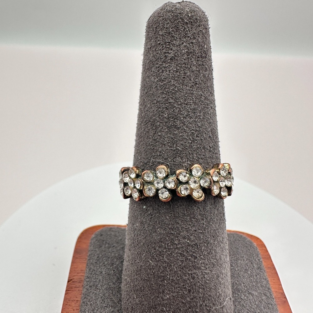 90s Vintage Gold Tone Floral Ring with Clear Rhinestones - Y2K Jewelry